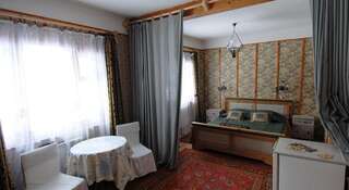 Гостиница Чеховская Дача Звенигород Двухместный номер с 2 отдельными кроватями и видом на сад-3